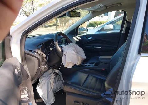 2017 Ford Escape Titanium из США, поврежденный, VIN 1FMCU0J93HUE73857